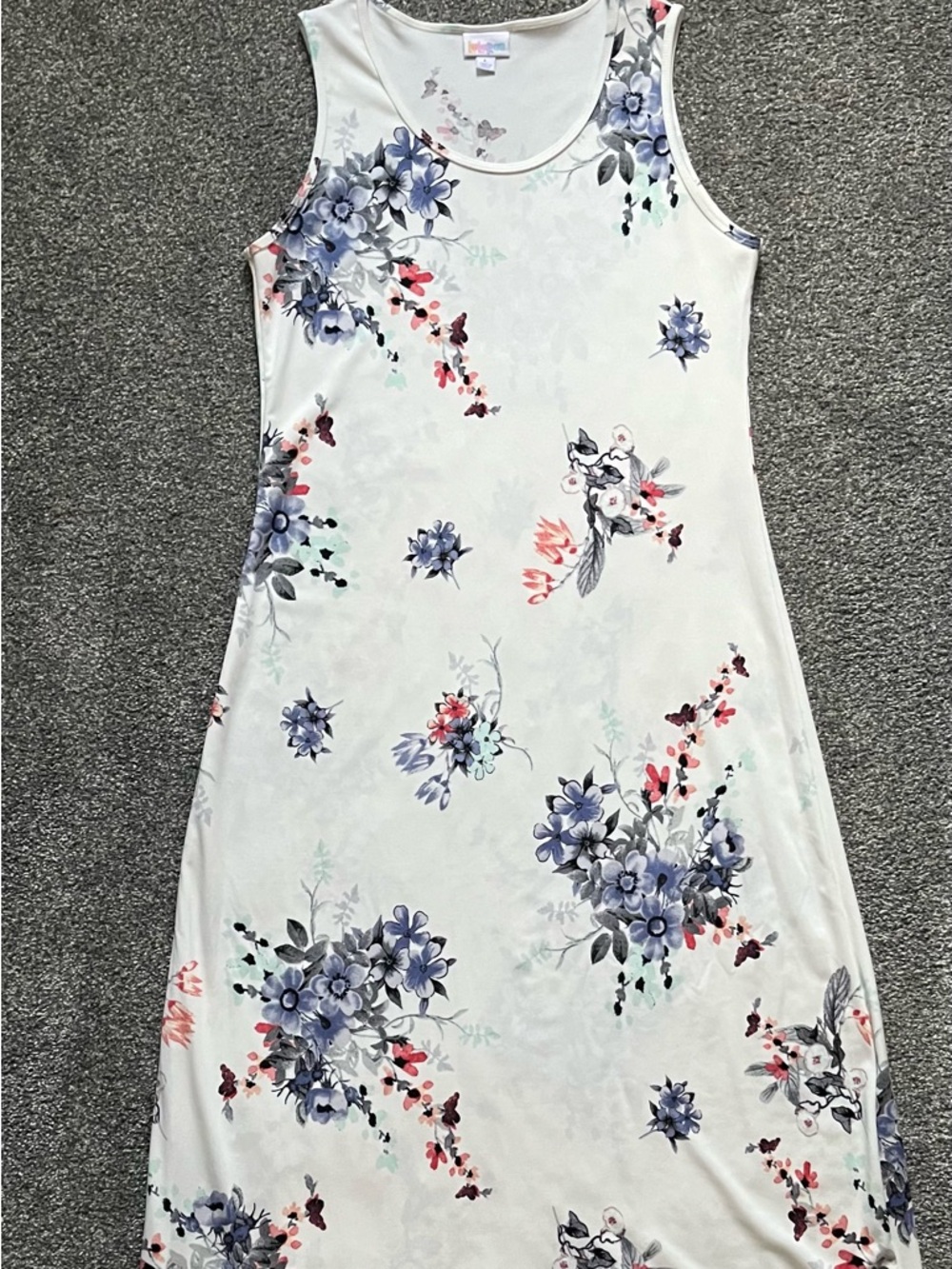 LuLaRoe Women's Maxi Dress - White with floral pattern. 








B2